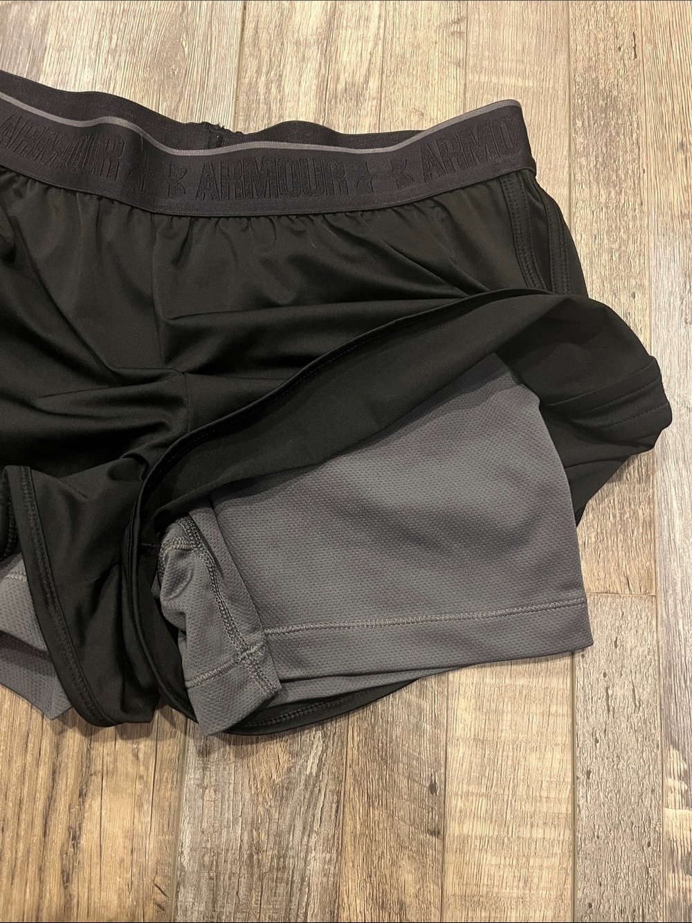 UA 2-in-1 Running Shorts - Picture 3 of 3